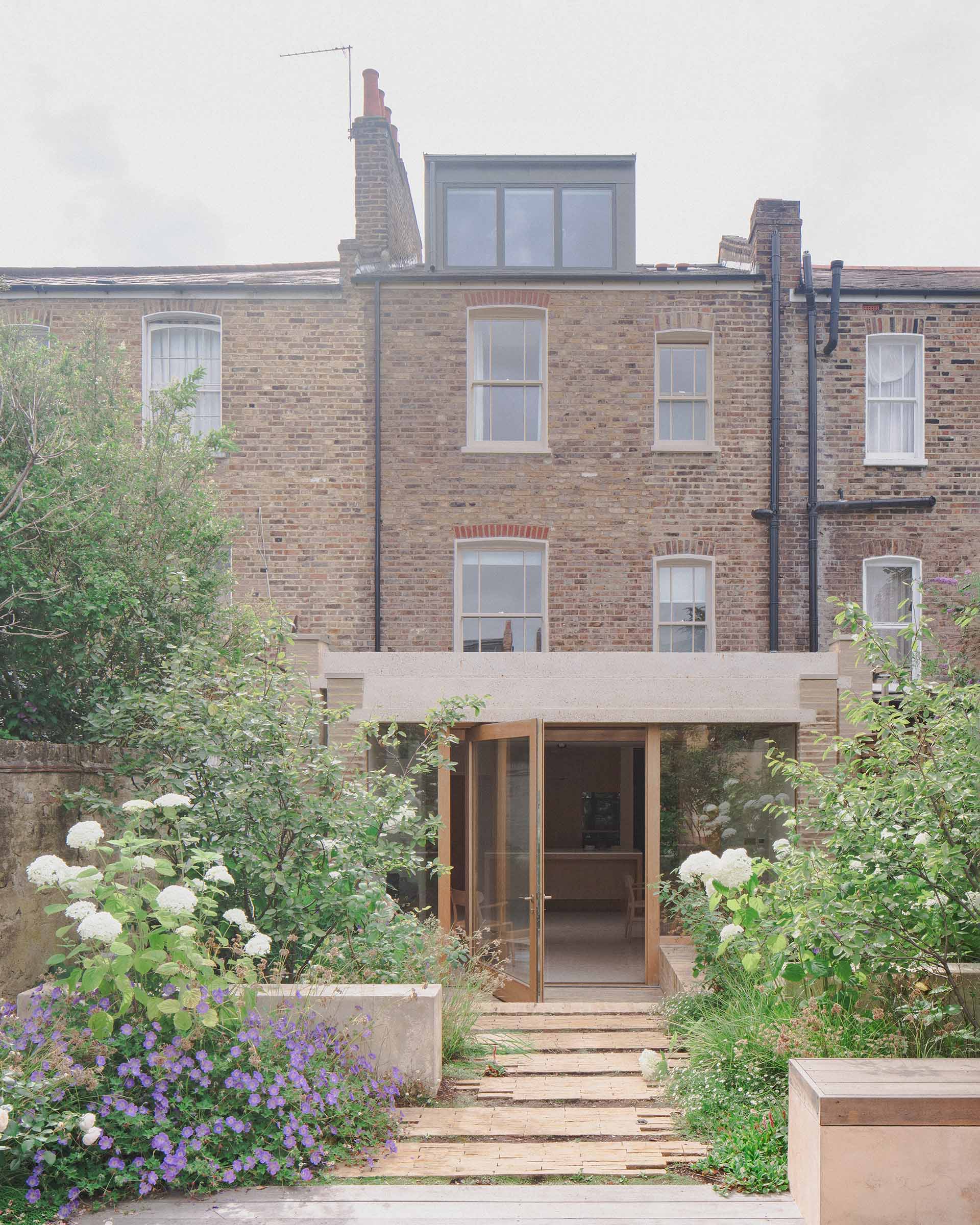 Hackney House: an architect designed rear extension in East London